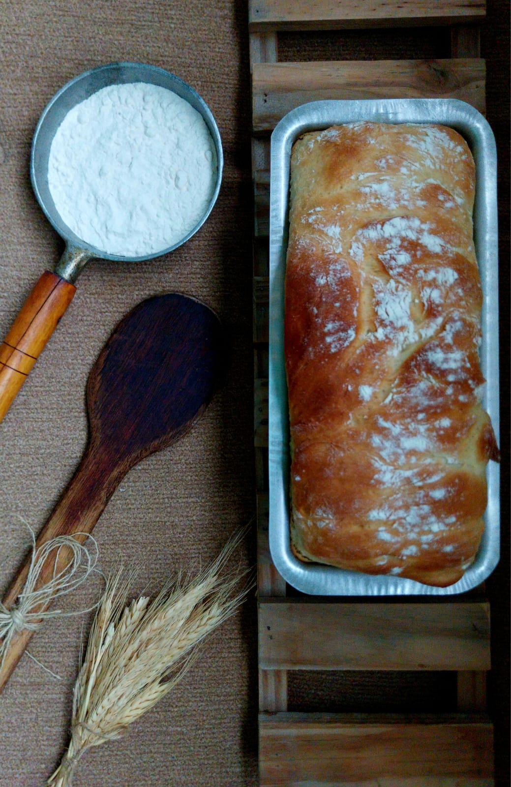 Pão caseiro Pane a Tavola na mesa posta